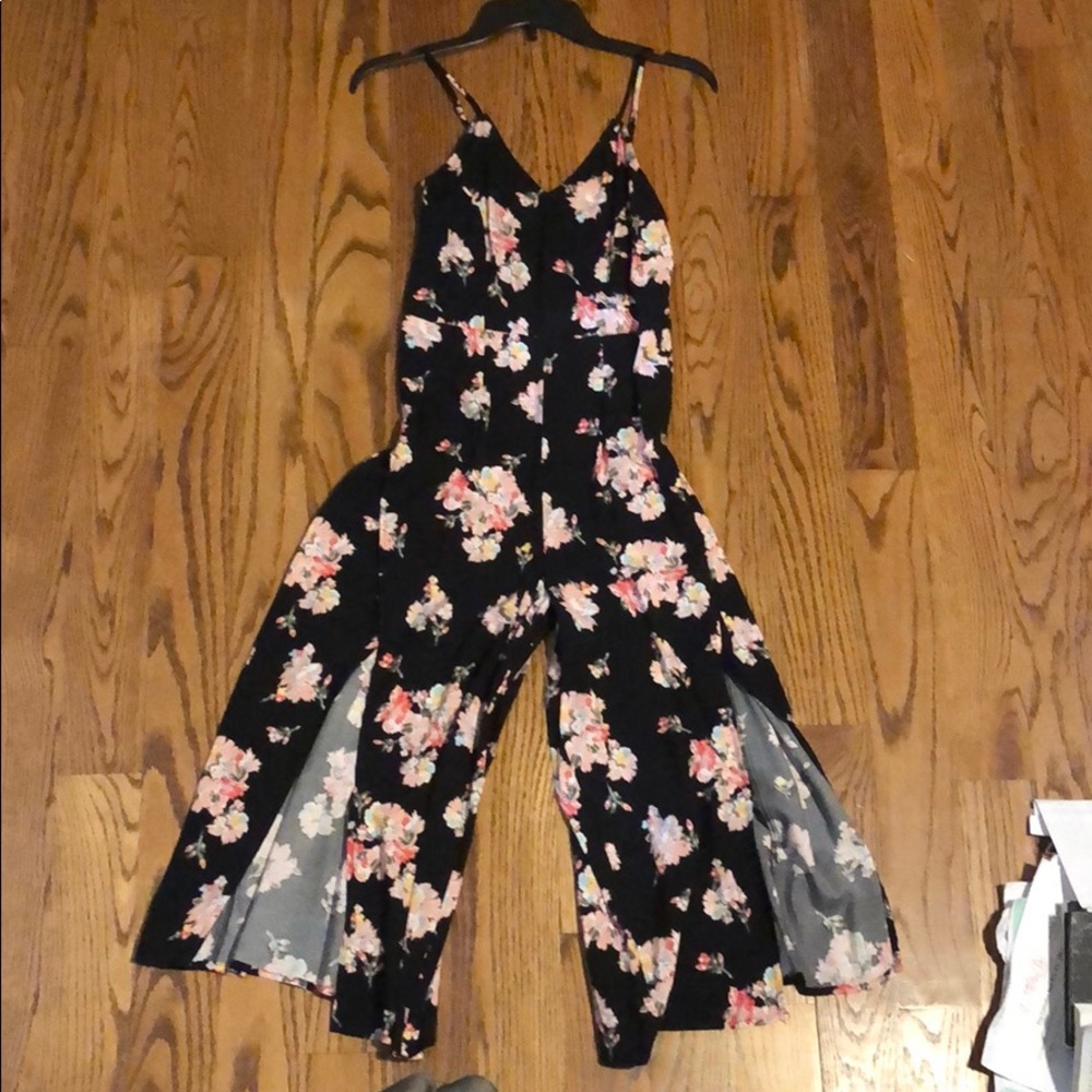 FLORAL BLACK JUMPSUIT